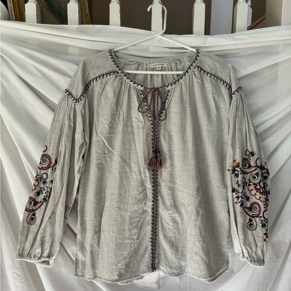 Max Studio Embroidered Boho Peasant Top S / M